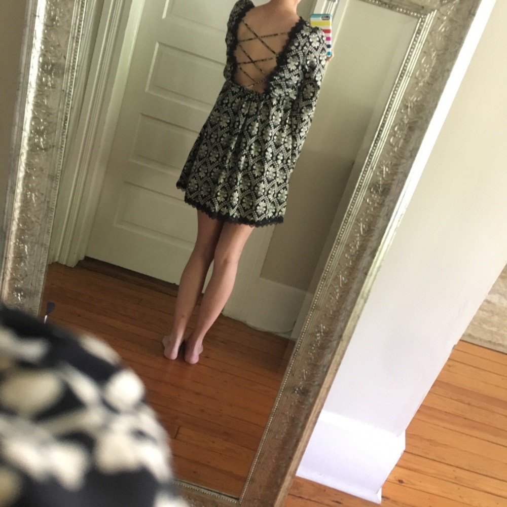 black dress. long sleeve dress.